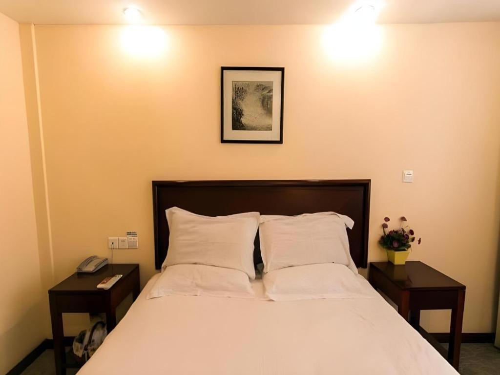 Greentree Inn Suzhou Guanqian Yangyuxiang Metro Station Business Hotel Exterior photo
